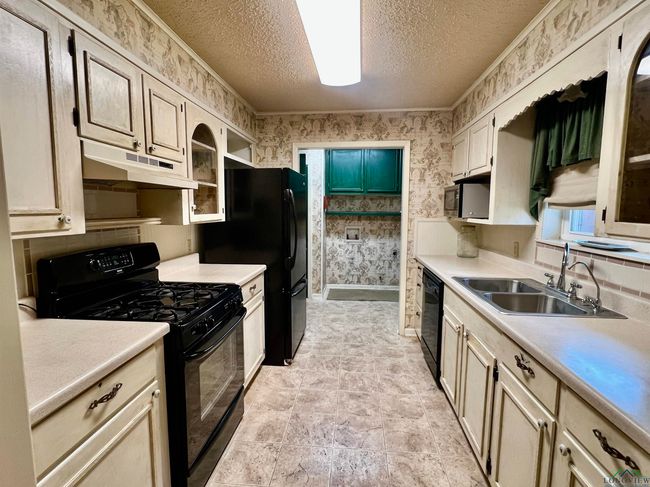 1400 Shreveport St, House other with 3 bedrooms, 2 bathrooms and null parking in Elysian Fields TX | Image 13
