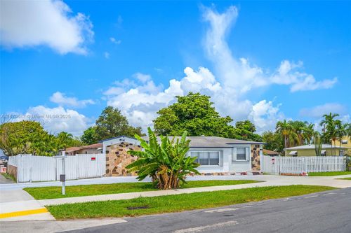 600 Sw 10th St, Hallandale Beach, FL, 33009-6945 | Card Image