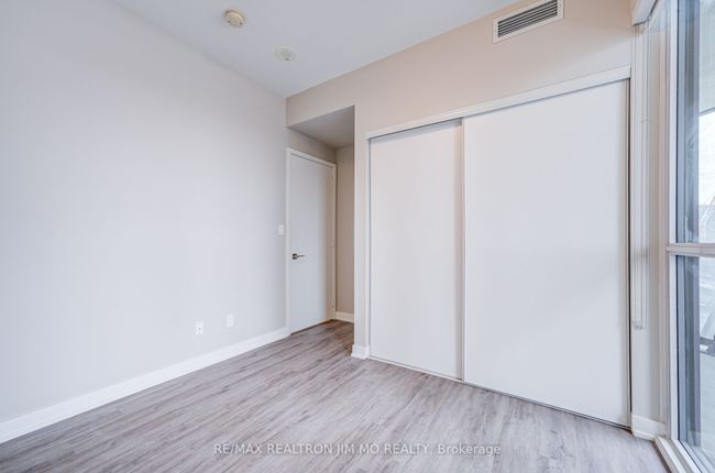 811 - 50 Ordnance St, Condo with 3 bedrooms, 2 bathrooms and 1 parking in Toronto ON | Image 33