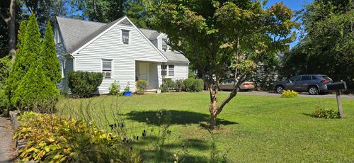 27 Emma Rd, Stamford, CT, 06905-2206 | Card Image