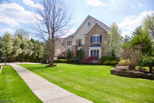 5 Young Ct, East Hanover, NJ, 07936-3077 | Card Image