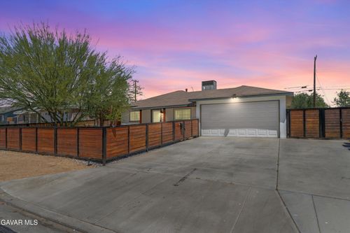 221 E Avenue P1, Palmdale, CA, 93550-3222 | Card Image