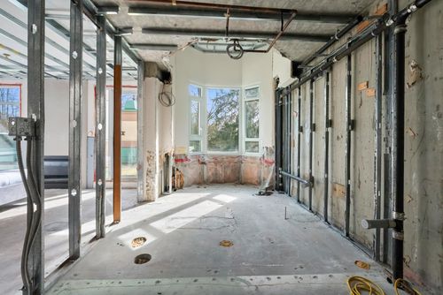 348 Taylor Way, West Vancouver, BC, V7T2Y2 | Card Image