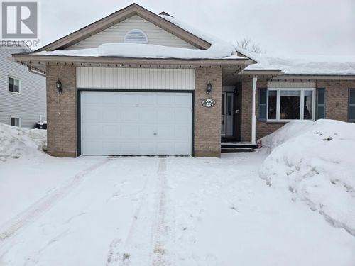 899 Lake St, Sault Ste Marie, ON, P6B6K3 | Card Image