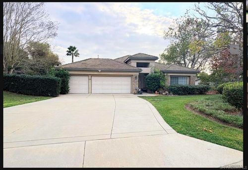 915 Cookie Ln, Fallbrook, CA, 92028-4265 | Card Image