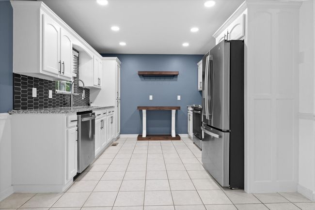 Kitchen | Image 12