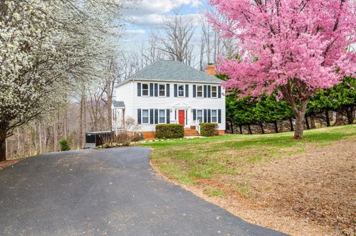 103 Winding Cedar Way, Lynchburg, VA, 24502-5827 | Card Image
