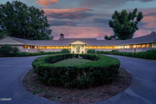 312 Paine Lake Dr, Sevierville, TN, 37862-4534 | Card Image