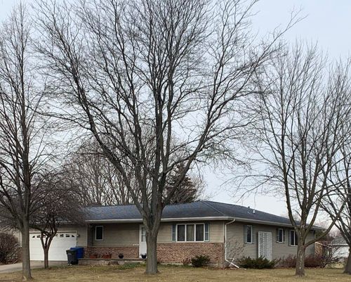 866 Oakwood Lane, Watertown, WI, 53094-6024 | Card Image