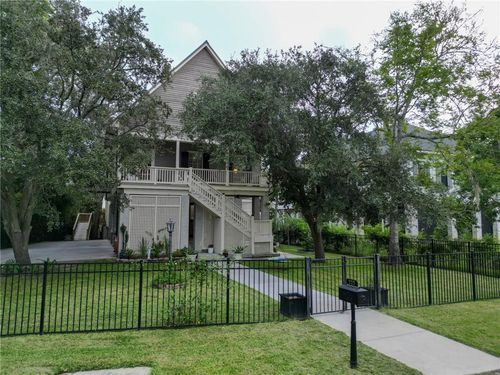 225 West St, Mandeville, LA, 70448-4926 | Card Image