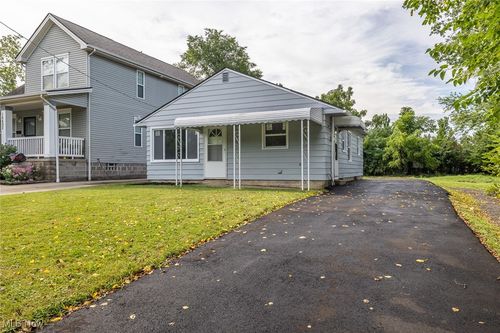 16322 Tarkington Ave, Cleveland, OH, 44128-3732 | Card Image