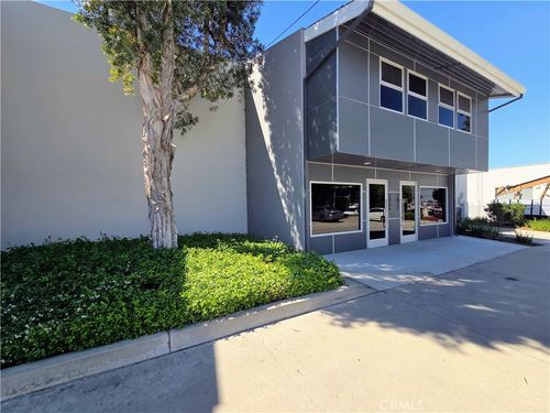 2865 Gundry Ave, Signal Hill, CA, 90755-1812 | Card Image