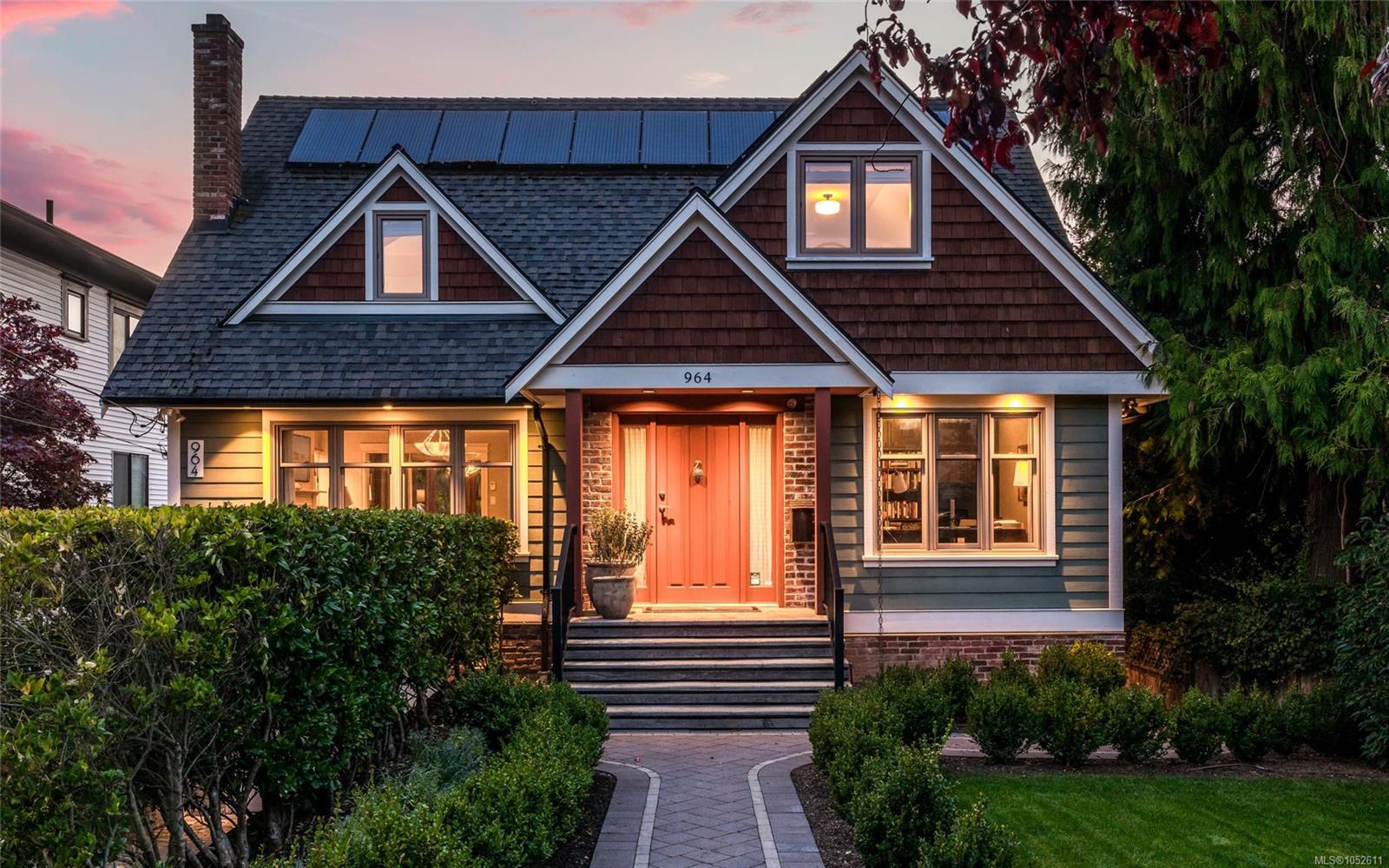 964 Newport Ave, For Sale in Victoria - eXp Realty