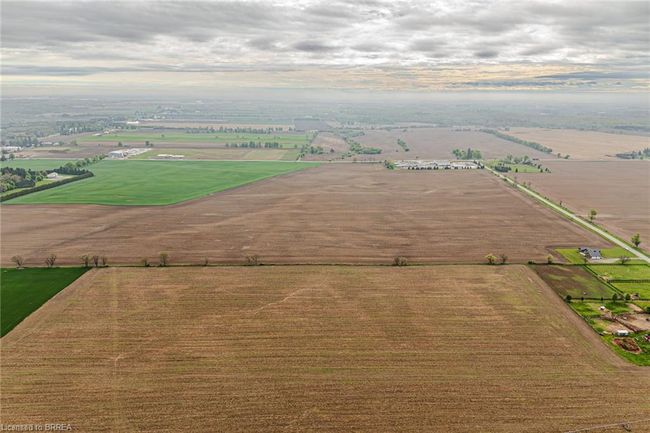 26 8 Th Concession Rd, Home with 3 bedrooms, 2 bathrooms and 9 parking in Brant ON | Image 9