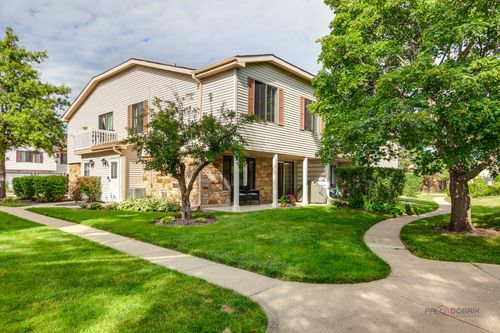 365 Jefferson Ct, Vernon Hills, IL, 60061-1348 | Card Image