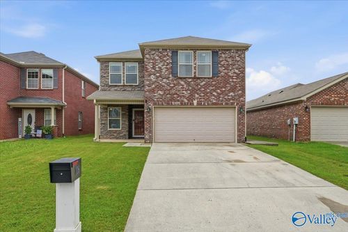 106 Darrow Creek Dr, Owens Cross Roads, AL, 35763-5001 | Card Image