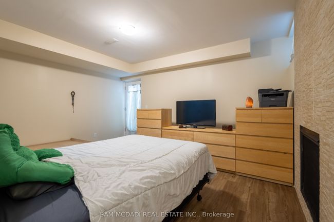 35A Broadview Ave, House attached with 3 bedrooms, 5 bathrooms and 2 parking in Mississauga ON | Image 31