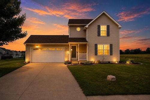 204 Walnut Crossing Dr, Walkerton, IN, 46574-9071 | Card Image