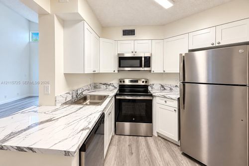 304-210 Lake Pointe Dr, Oakland Park, FL, 33309-3552 | Card Image