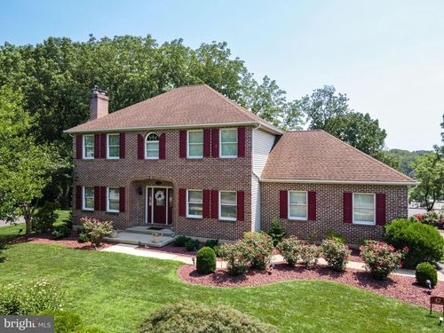 42 Clairmont Ave, EASTON, PA, 18045-3142 | Card Image