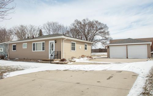 743 Progress, Waterloo, IA, 50701 | Card Image