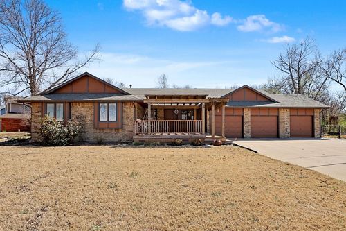3704 N Smyser Ct, Wichita, KS, 67204-3843 | Card Image