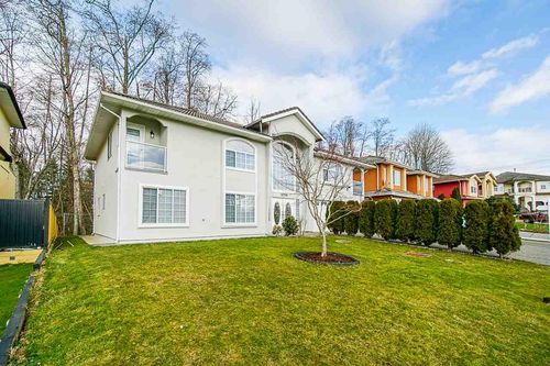 13755 93a Ave, Surrey, BC, V3V8A9 | Card Image