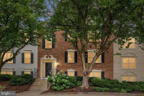 302-3808 Green Ridge Ct, FAIRFAX, VA, 22033-2633 | Card Image