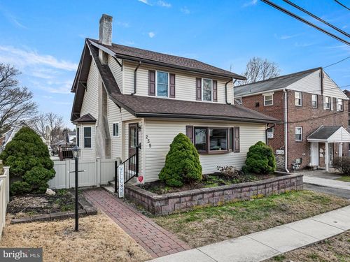 235 Ardmore Ave, UPPER DARBY, PA, 19082-2705 | Card Image