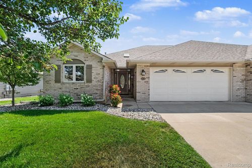 28 Millpond Trl, Saginaw, MI, 48603-8653 | Card Image