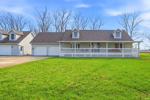 675 Gillcrest Dr, Albany, IN, 47320-1368 | Card Image