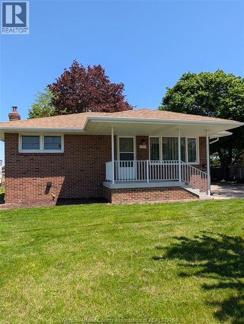 lower-2990 Pillette Rd, Windsor, ON, N8T3J3 | Card Image