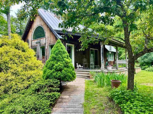 148 Old City Falls Rd, Strafford, VT, 05072-9750 | Card Image