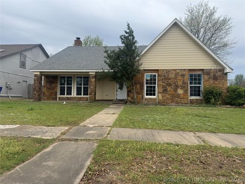 2621 Vandalia St, Broken Arrow, OK, 74012-6321 | Card Image