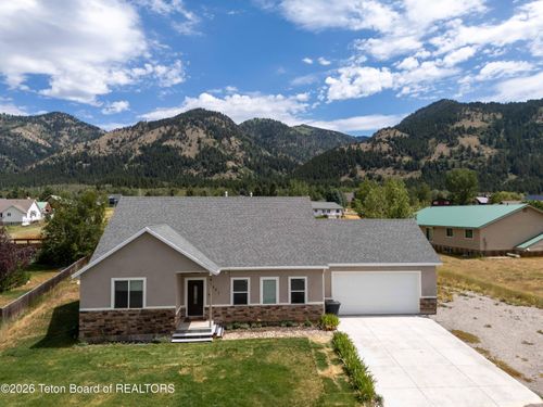 321 Alta Dr, Star Valley Ranch, WY, 83127-9001 | Card Image
