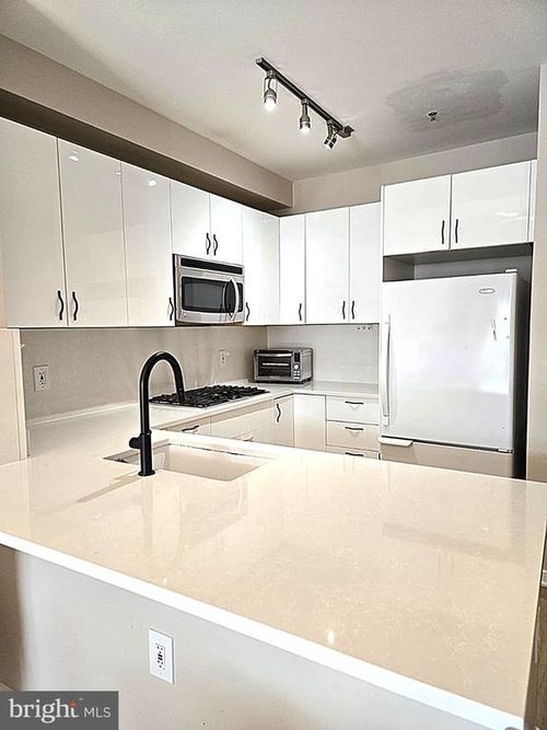 unit-418-1641 International Dr, MCLEAN, VA, 22102-4831 | Card Image