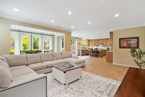 61 Crestwick, Irvine, CA, 92620-7306 | Card Image