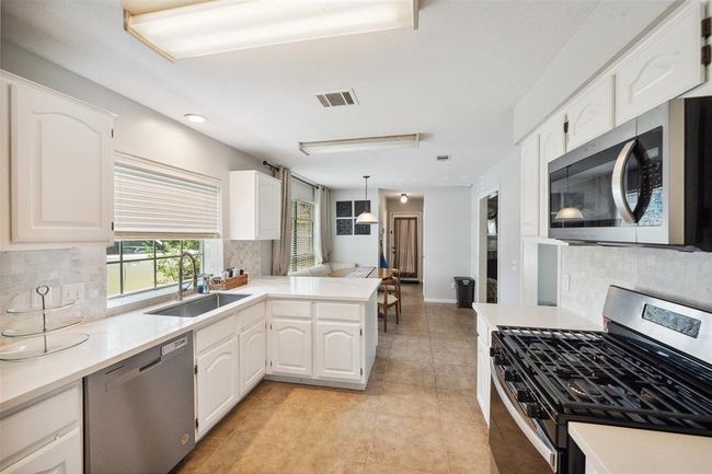 20407 Weald Way St, House other with 4 bedrooms, 3 bathrooms and 2 parking in Spring TX | Image 7