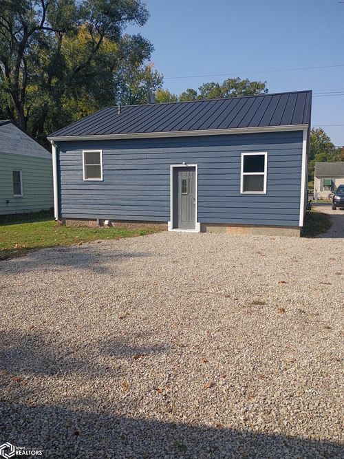 846 S Adella St, Ottumwa, IA, 52501-5507 | Card Image
