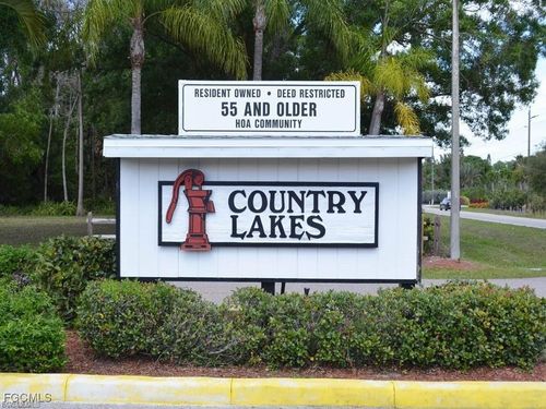 9822 Creekwood Ln, FORT MYERS, FL, 33905-5113 | Card Image
