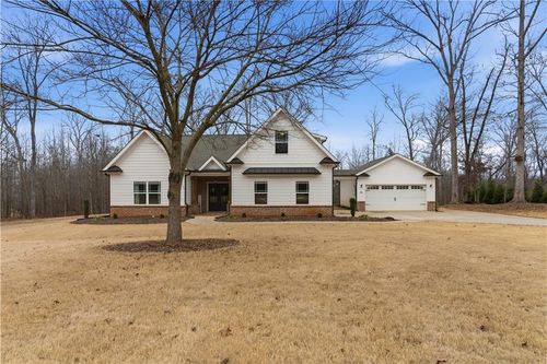 246 Emmaline Ln, Jefferson, GA, 30549-3935 | Card Image