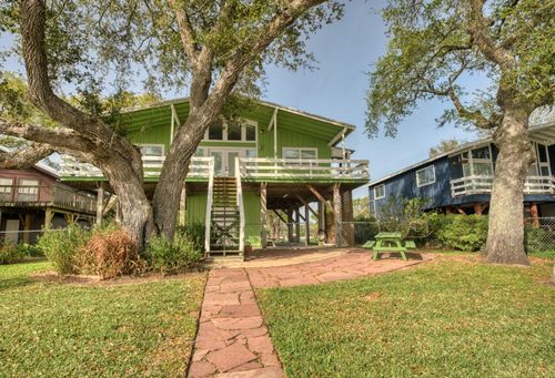 4641 Rio Dr, Brazoria, TX, 77422-7556 | Card Image