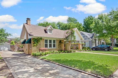 3812 Bunting Ave, Fort Worth, TX, 76107-2609 | Card Image