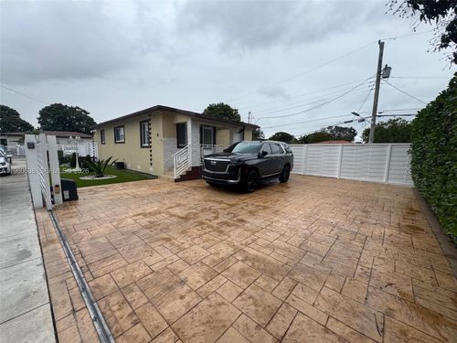 41-41 E 54th St, Hialeah, FL, 33013 | Card Image