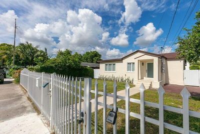 1521 Nw 59th St, House other with 3 bedrooms, 2 bathrooms and null parking in Miami FL | Image 2