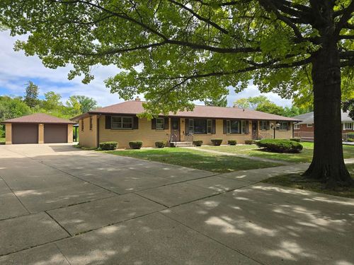 4126 Crosby St, Rockford, IL, 61107-4912 | Card Image