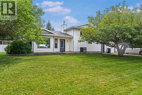 10602 101 Ave, Hythe, AB, T0H2C0 | Card Image