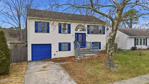 198 Village Dr, Barnegat, NJ, 08005-1673 | Card Image