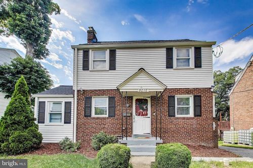 5016 56th Ave, HYATTSVILLE, MD, 20781-2727 | Card Image