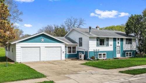 1041 S 6th Street, DE PERE, WI, 54115 | Card Image